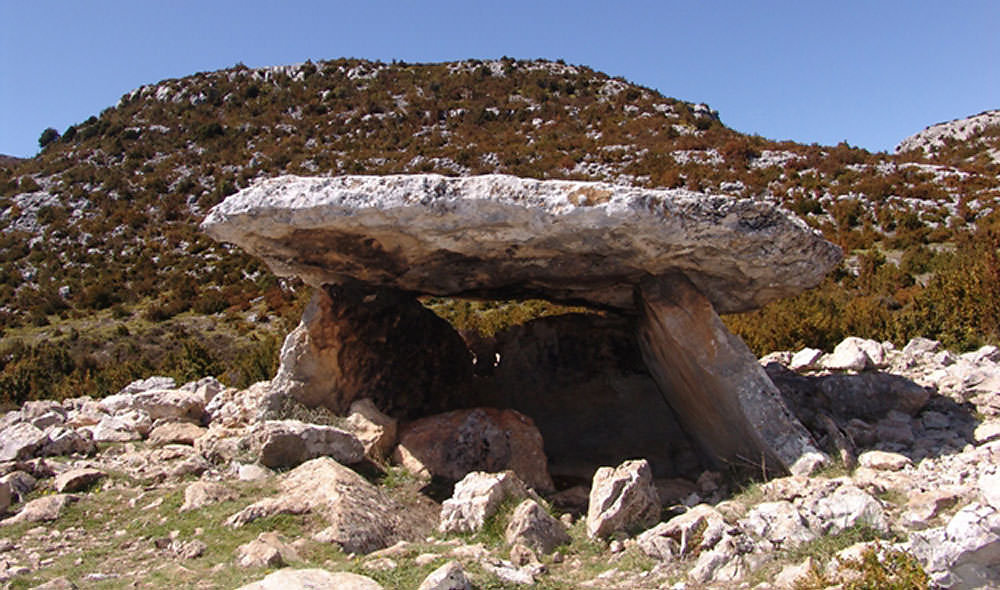 atre-rupestre-dolmen-losa-mora.jpeg