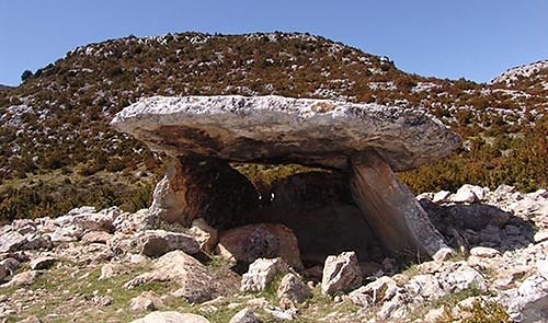 atre-rupestre-dolmen-losa-mora-S.jpg